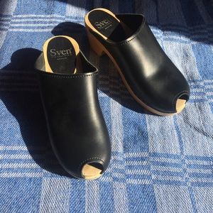Sven clogs peep toe size 38